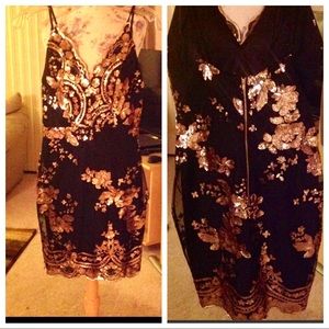 Women dress black and gold size small 🔥